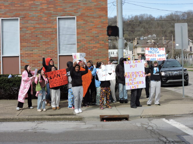 Steubenville Students Protest In Support Of Teacher
